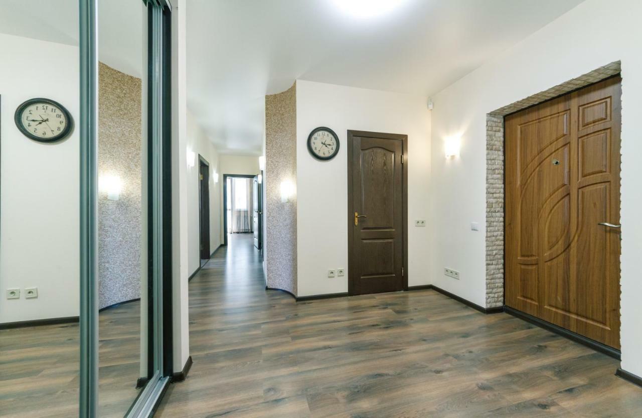 Люкс Апартаменты С 3 Комнатами Княжий Затон Kyiv Exterior photo